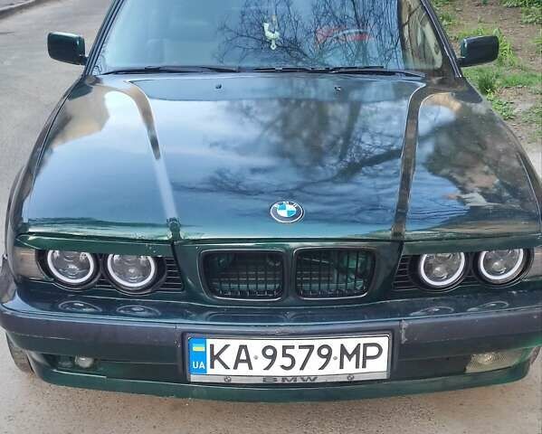 Зеленый БМВ 5 Серия, объемом двигателя 2 л и пробегом 344 тыс. км за 2400 $, фото 1 на Automoto.ua