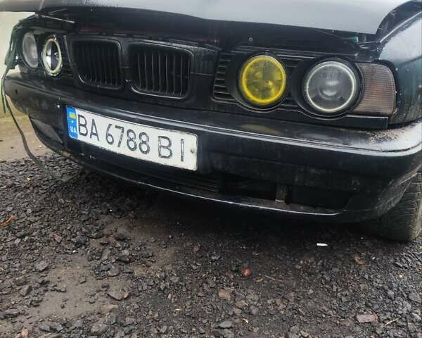 Зелений БМВ 5 Серія, об'ємом двигуна 3.4 л та пробігом 400 тис. км за 1500 $, фото 1 на Automoto.ua