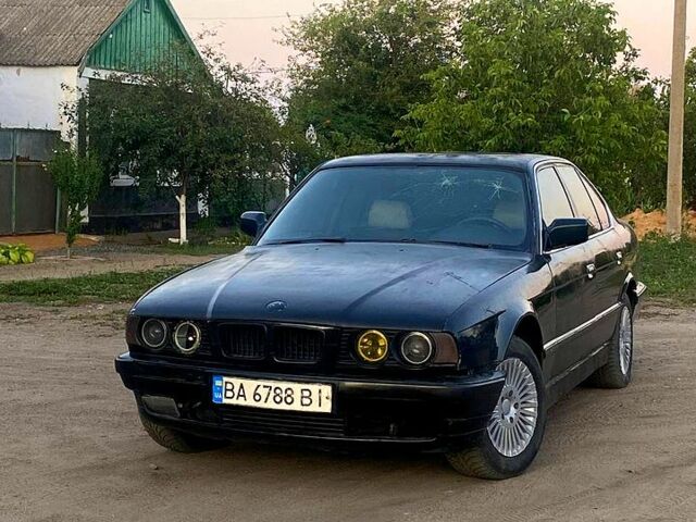 Зелений БМВ 5 Серія, об'ємом двигуна 3.4 л та пробігом 240 тис. км за 2300 $, фото 1 на Automoto.ua