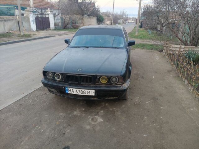 Зеленый БМВ 5 Серия, объемом двигателя 3.4 л и пробегом 2 тыс. км за 1000 $, фото 1 на Automoto.ua