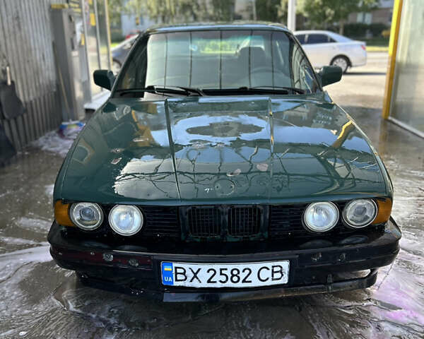 Зеленый БМВ 5 Серия, объемом двигателя 1.8 л и пробегом 300 тыс. км за 1700 $, фото 1 на Automoto.ua