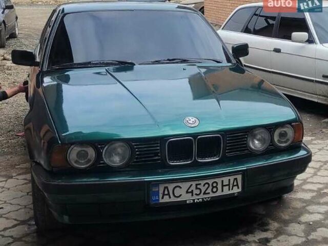 Зеленый БМВ 5 Серия, объемом двигателя 2.5 л и пробегом 400 тыс. км за 2500 $, фото 1 на Automoto.ua
