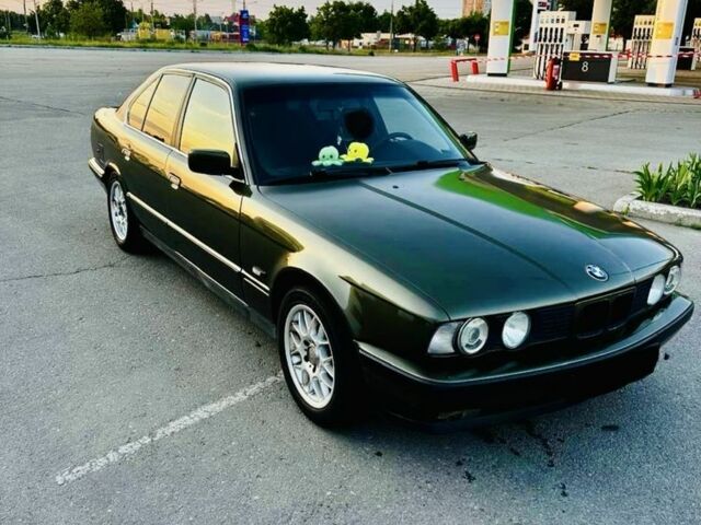 Зеленый БМВ 5 Серия, объемом двигателя 2.5 л и пробегом 300 тыс. км за 2500 $, фото 1 на Automoto.ua