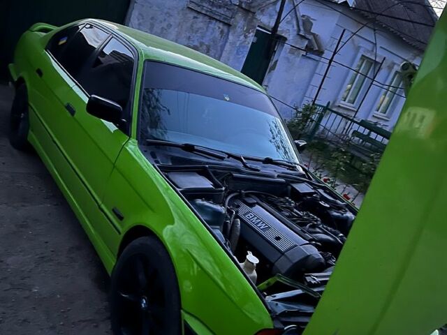 Зеленый БМВ 5 Серия, объемом двигателя 2.5 л и пробегом 530 тыс. км за 2700 $, фото 1 на Automoto.ua