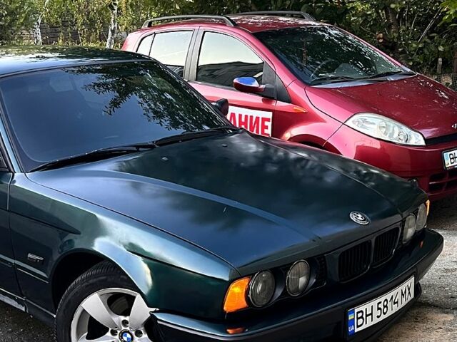 Зелений БМВ 5 Серія, об'ємом двигуна 2 л та пробігом 300 тис. км за 3500 $, фото 1 на Automoto.ua