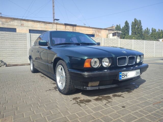 Зелений БМВ 5 Серія, об'ємом двигуна 2 л та пробігом 320 тис. км за 2900 $, фото 1 на Automoto.ua