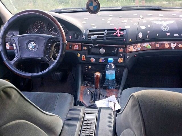 Зеленый БМВ 5 Серия, объемом двигателя 2.5 л и пробегом 226 тыс. км за 2700 $, фото 1 на Automoto.ua