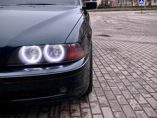 Зеленый БМВ 5 Серия, объемом двигателя 2 л и пробегом 400 тыс. км за 3800 $, фото 1 на Automoto.ua