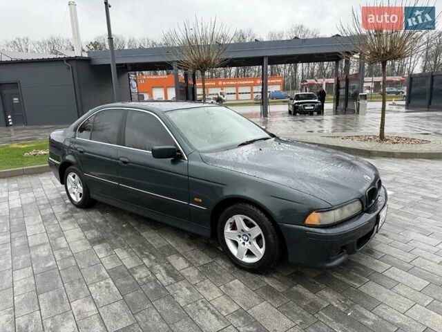 Зеленый БМВ 5 Серия, объемом двигателя 2 л и пробегом 375 тыс. км за 2800 $, фото 1 на Automoto.ua