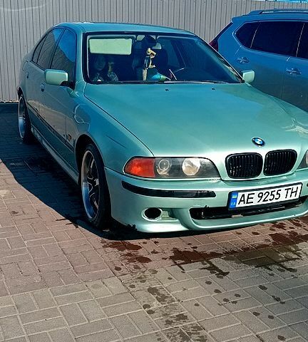 Зелений БМВ 5 Серія, об'ємом двигуна 2 л та пробігом 435 тис. км за 3500 $, фото 1 на Automoto.ua