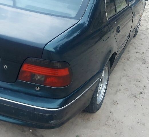 Зеленый БМВ 5 Серия, объемом двигателя 0 л и пробегом 280 тыс. км за 1500 $, фото 1 на Automoto.ua