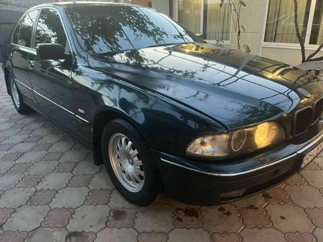 Зеленый БМВ 5 Серия, объемом двигателя 2 л и пробегом 300 тыс. км за 3000 $, фото 1 на Automoto.ua