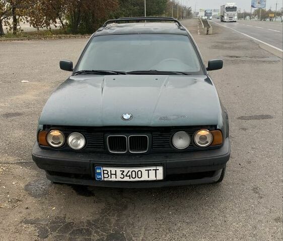 Зеленый БМВ 5 Серия, объемом двигателя 2.5 л и пробегом 303 тыс. км за 1500 $, фото 1 на Automoto.ua