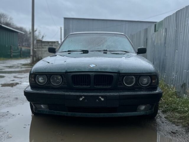 Зеленый БМВ 5 Серия, объемом двигателя 2 л и пробегом 400 тыс. км за 1950 $, фото 1 на Automoto.ua