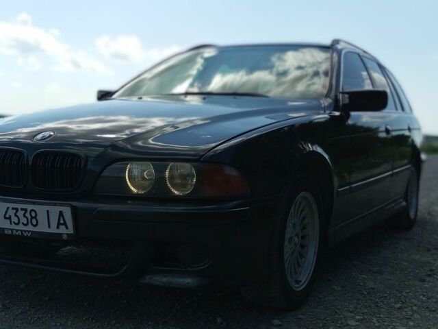 Зеленый БМВ 5 Серия, объемом двигателя 2.5 л и пробегом 200 тыс. км за 2799 $, фото 1 на Automoto.ua