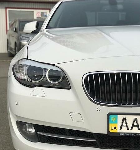 Білий БМВ 520, об'ємом двигуна 2 л та пробігом 139 тис. км за 18900 $, фото 1 на Automoto.ua