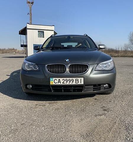 Серый БМВ 520, объемом двигателя 2 л и пробегом 250 тыс. км за 9800 $, фото 1 на Automoto.ua