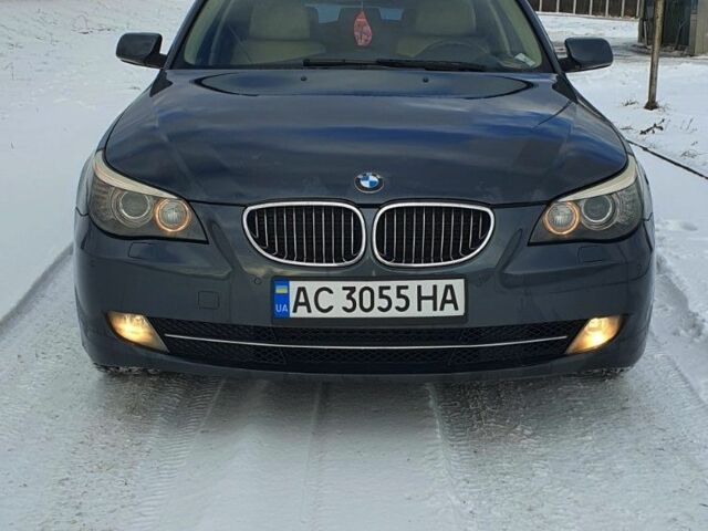 Серый БМВ 520, объемом двигателя 2 л и пробегом 310 тыс. км за 7900 $, фото 1 на Automoto.ua