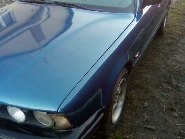 Синій БМВ 520, об'ємом двигуна 2 л та пробігом 999 тис. км за 2350 $, фото 1 на Automoto.ua