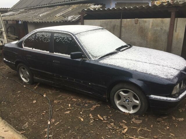 Синій БМВ 520, об'ємом двигуна 2 л та пробігом 200 тис. км за 2300 $, фото 1 на Automoto.ua