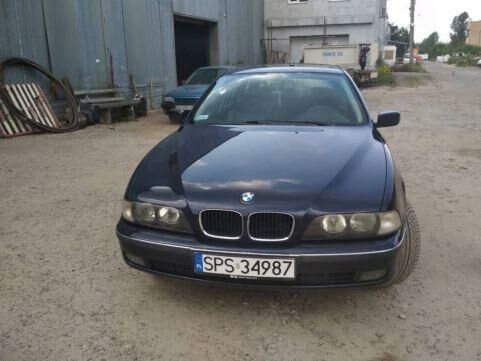 Синий БМВ 520, объемом двигателя 2 л и пробегом 300 тыс. км за 3100 $, фото 1 на Automoto.ua
