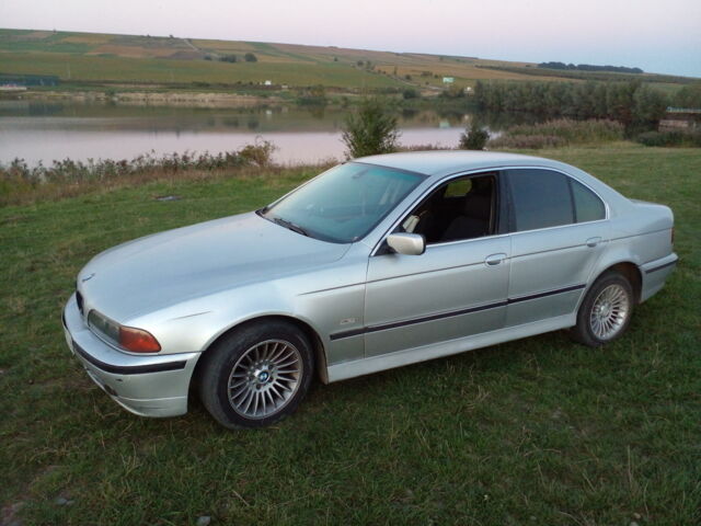 Сірий БМВ 525, об'ємом двигуна 2.5 л та пробігом 25 тис. км за 1200 $, фото 1 на Automoto.ua