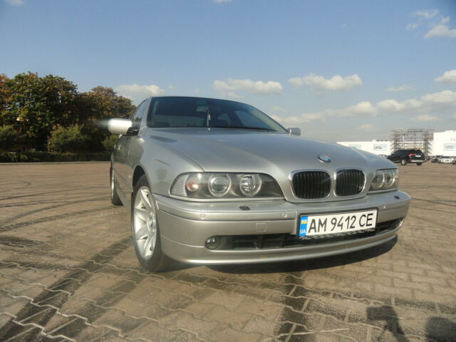 Серый БМВ 525, объемом двигателя 3 л и пробегом 383 тыс. км за 7900 $, фото 1 на Automoto.ua