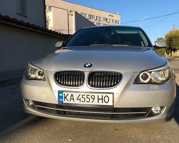 Серый БМВ 525, объемом двигателя 3 л и пробегом 256 тыс. км за 9900 $, фото 1 на Automoto.ua