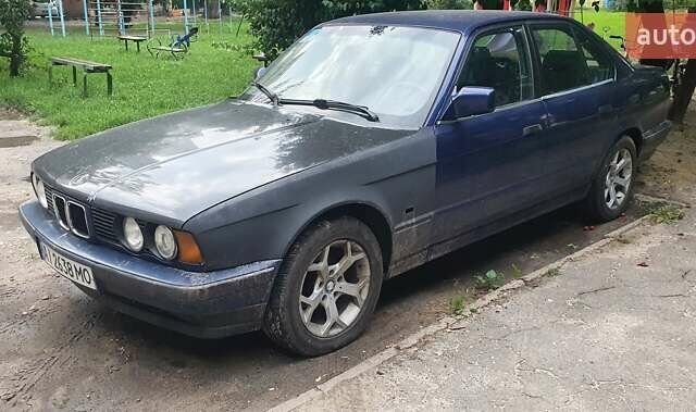 Синій БМВ 525, об'ємом двигуна 2.5 л та пробігом 250 тис. км за 3000 $, фото 1 на Automoto.ua