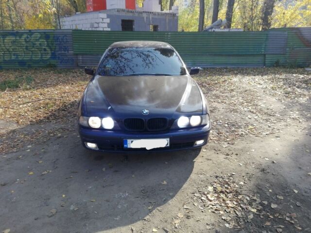 Синій БМВ 525, об'ємом двигуна 2.5 л та пробігом 32 тис. км за 2000 $, фото 1 на Automoto.ua