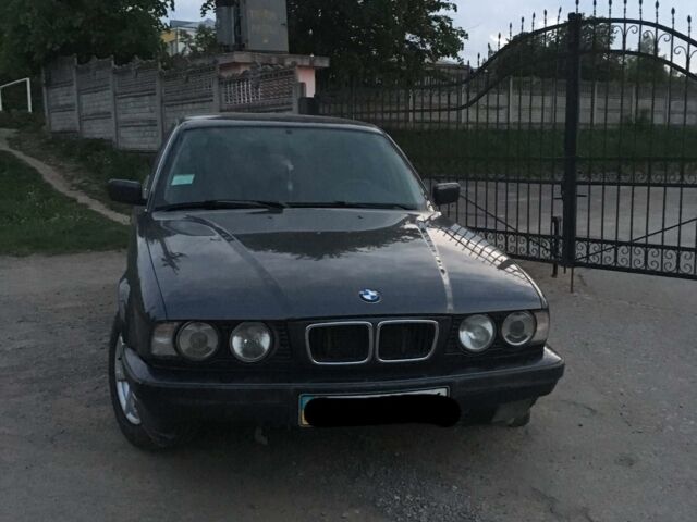 Синий БМВ 525, объемом двигателя 2.5 л и пробегом 274 тыс. км за 4070 $, фото 1 на Automoto.ua