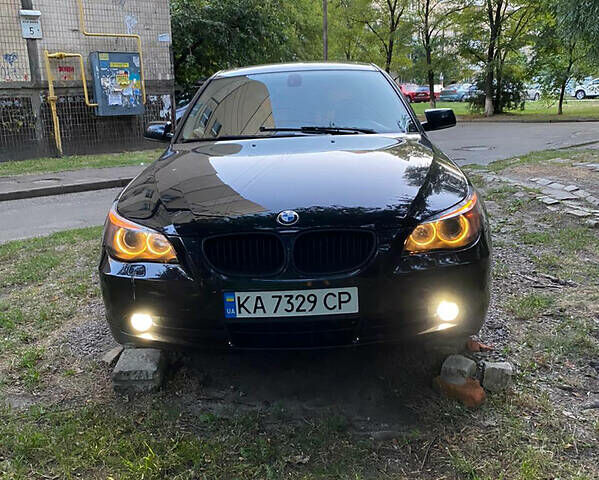 Чорний БМВ 530, об'ємом двигуна 3 л та пробігом 300 тис. км за 10400 $, фото 1 на Automoto.ua
