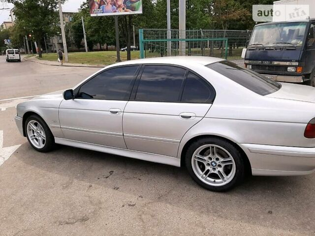 Серый БМВ 530, объемом двигателя 3 л и пробегом 360 тыс. км за 6500 $, фото 1 на Automoto.ua