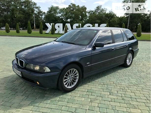 Синій БМВ 530, об'ємом двигуна 3 л та пробігом 246 тис. км за 4200 $, фото 1 на Automoto.ua