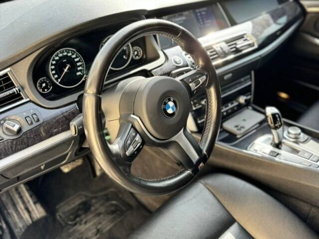 Сірий БМВ 530d, об'ємом двигуна 2.99 л та пробігом 0 тис. км за 15500 $, фото 1 на Automoto.ua