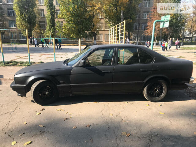 Чорний БМВ 535, об'ємом двигуна 3.5 л та пробігом 259 тис. км за 2300 $, фото 1 на Automoto.ua