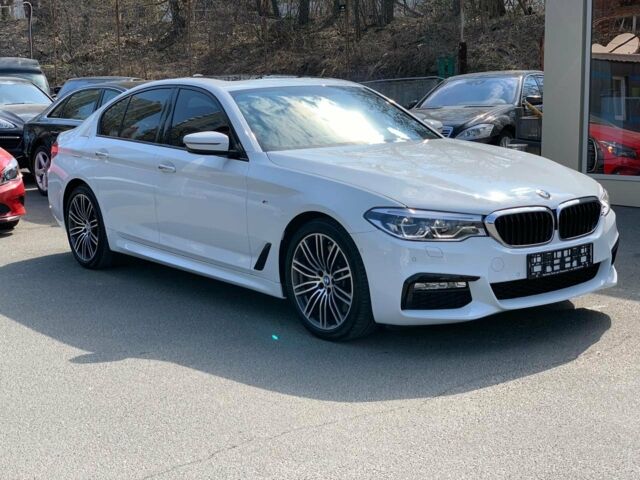 Білий БМВ 540, об'ємом двигуна 3 л та пробігом 41 тис. км за 47500 $, фото 1 на Automoto.ua