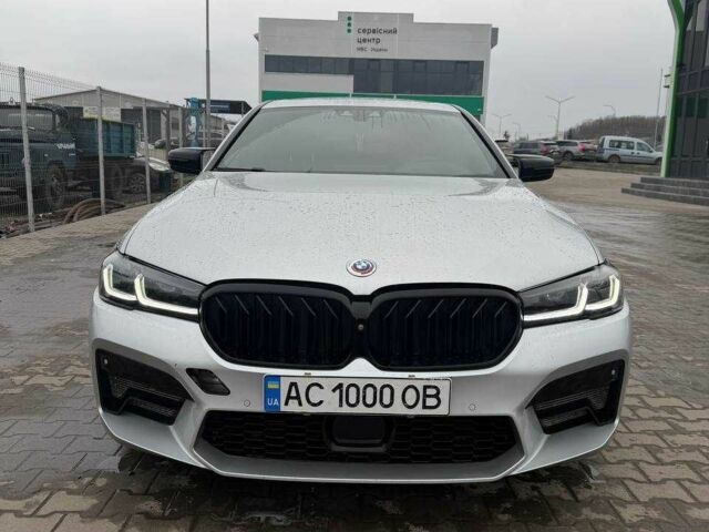 Серый БМВ 540, объемом двигателя 3 л и пробегом 200 тыс. км за 30000 $, фото 1 на Automoto.ua