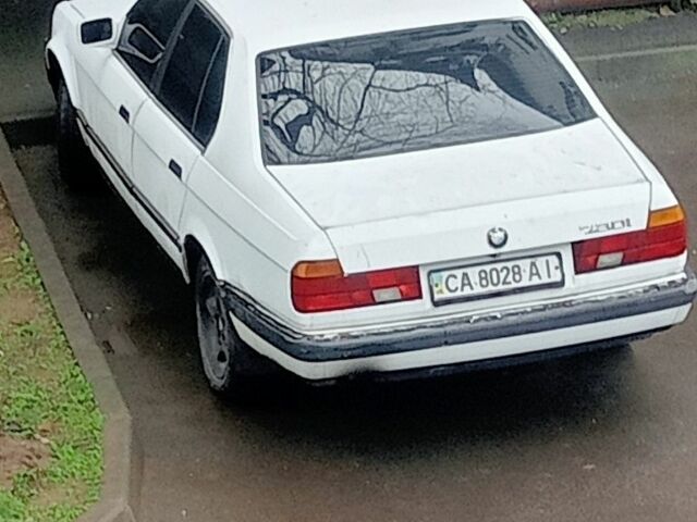 Белый БМВ 7 Серия, объемом двигателя 3 л и пробегом 270 тыс. км за 1044 $, фото 1 на Automoto.ua