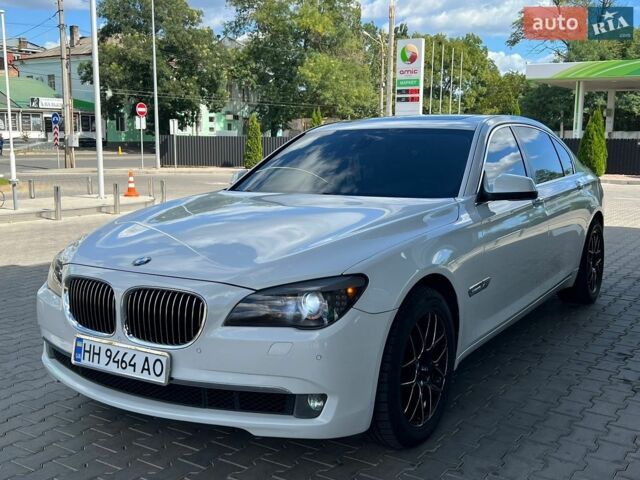 Белый БМВ 7 Серия, объемом двигателя 2.98 л и пробегом 137 тыс. км за 12000 $, фото 1 на Automoto.ua