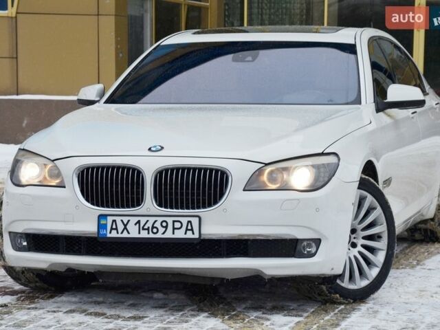 Белый БМВ 7 Серия, объемом двигателя 4.4 л и пробегом 172 тыс. км за 12600 $, фото 1 на Automoto.ua