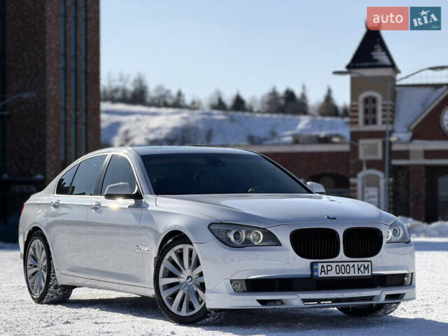 Белый БМВ 7 Серия, объемом двигателя 3 л и пробегом 242 тыс. км за 16500 $, фото 1 на Automoto.ua