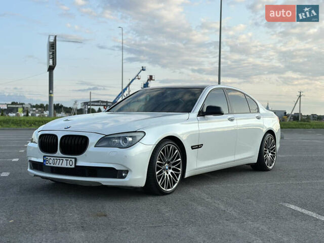 Белый БМВ 7 Серия, объемом двигателя 3 л и пробегом 247 тыс. км за 18000 $, фото 1 на Automoto.ua