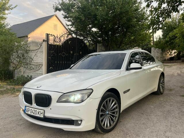 Білий БМВ 7 Серія, об'ємом двигуна 3 л та пробігом 237 тис. км за 12000 $, фото 1 на Automoto.ua
