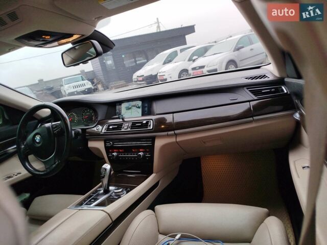Белый БМВ 7 Серия, объемом двигателя 2.98 л и пробегом 163 тыс. км за 10997 $, фото 1 на Automoto.ua
