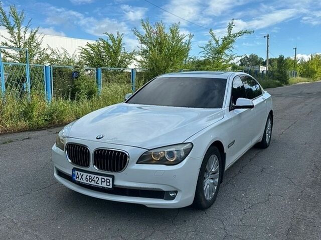 Белый БМВ 7 Серия, объемом двигателя 4.39 л и пробегом 189 тыс. км за 9800 $, фото 1 на Automoto.ua