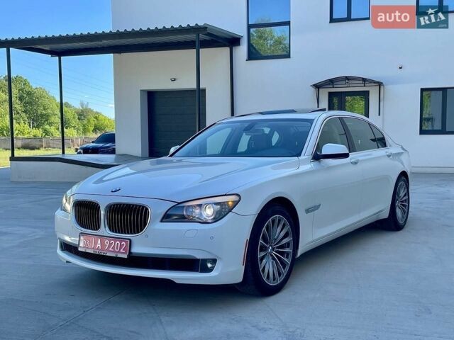Белый БМВ 7 Серия, объемом двигателя 0 л и пробегом 215 тыс. км за 11800 $, фото 1 на Automoto.ua