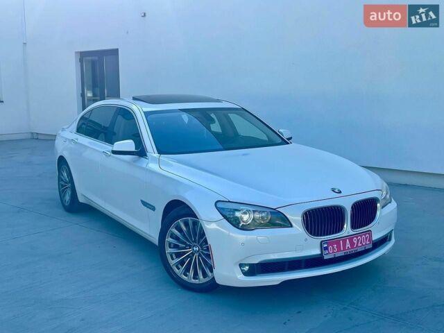 Белый БМВ 7 Серия, объемом двигателя 3 л и пробегом 215 тыс. км за 10400 $, фото 1 на Automoto.ua