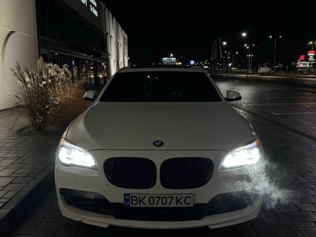 Белый БМВ 7 Серия, объемом двигателя 3 л и пробегом 150 тыс. км за 16000 $, фото 1 на Automoto.ua