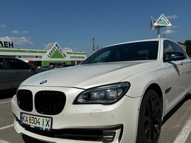 Белый БМВ 7 Серия, объемом двигателя 2.98 л и пробегом 155 тыс. км за 16500 $, фото 1 на Automoto.ua